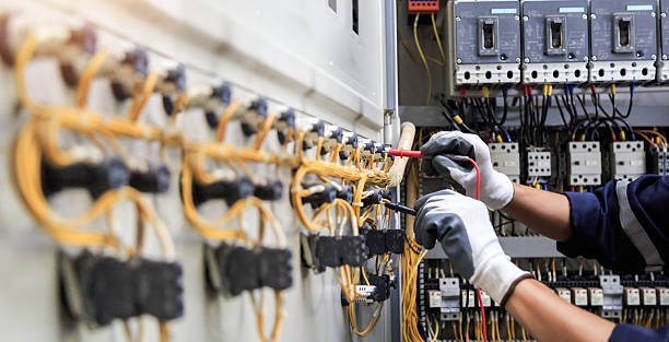 Professional Electrician technician working in Mount Olive, IL